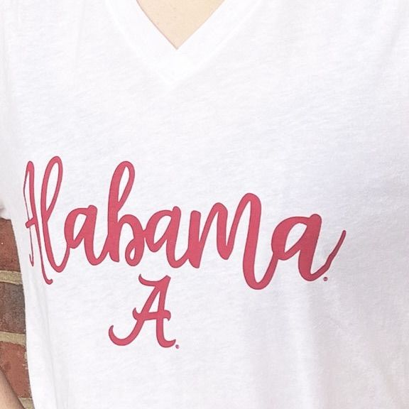 AL SCRIPT WHITE V-NECK