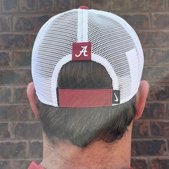 AL NIKE CRIMSON RISE TRUCKER CAP