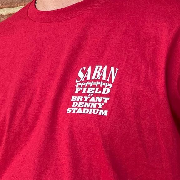 AL SABAN FIELD CRIMSON TEE